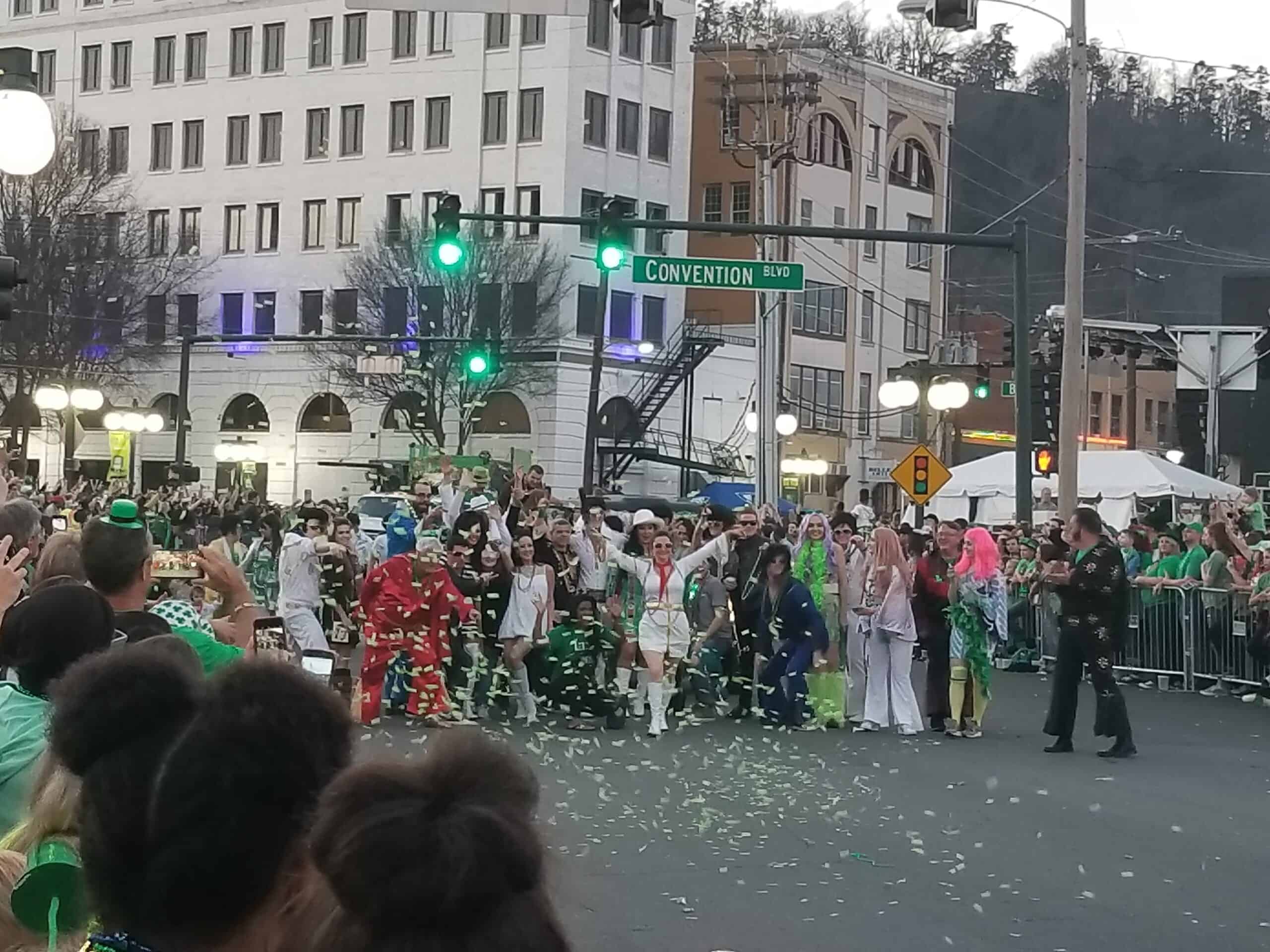 Dallas Cowboys Cheerleaders returning to St. Pat's Day parade for eighth  time